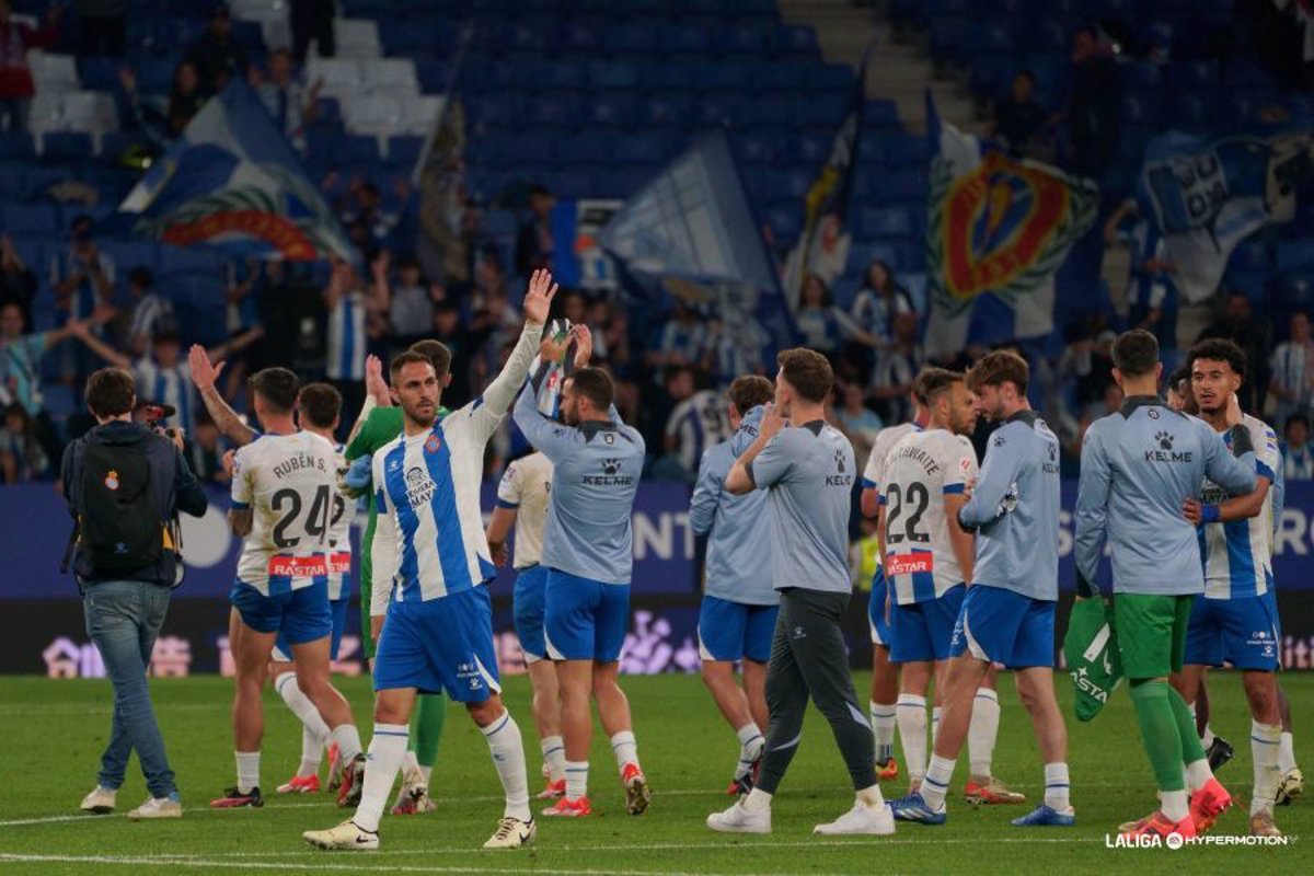 El Espanyol vence al Oviedo gracias al VAR y el Albacete se salva y hunde al Villarreal B.