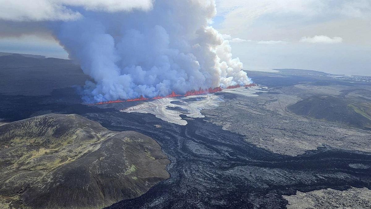 Los drones capturan impresionantes imágenes de la erupción volcánica en Islandia.