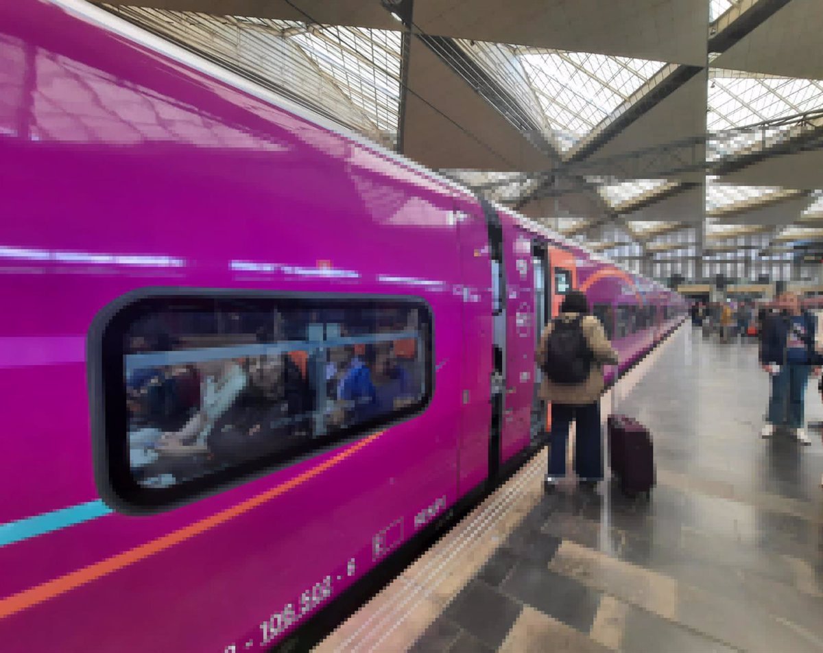 Renfe introduce un tren AVE de 581 asientos en el trayecto Madrid-Zaragoza-Barcelona-Figueres.