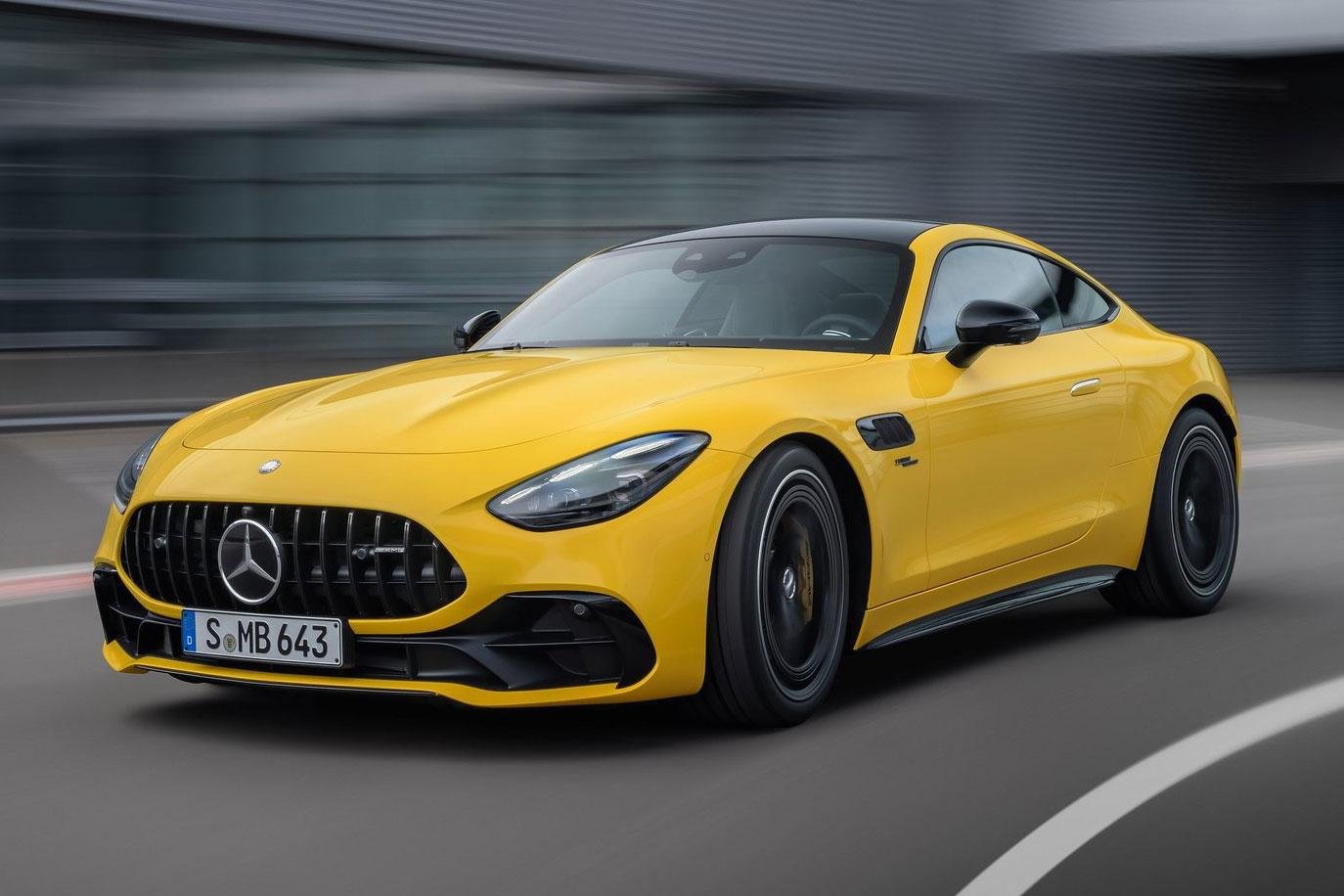 ¿Puede funcionar un motor turbo de dos litros en el AMG GT?