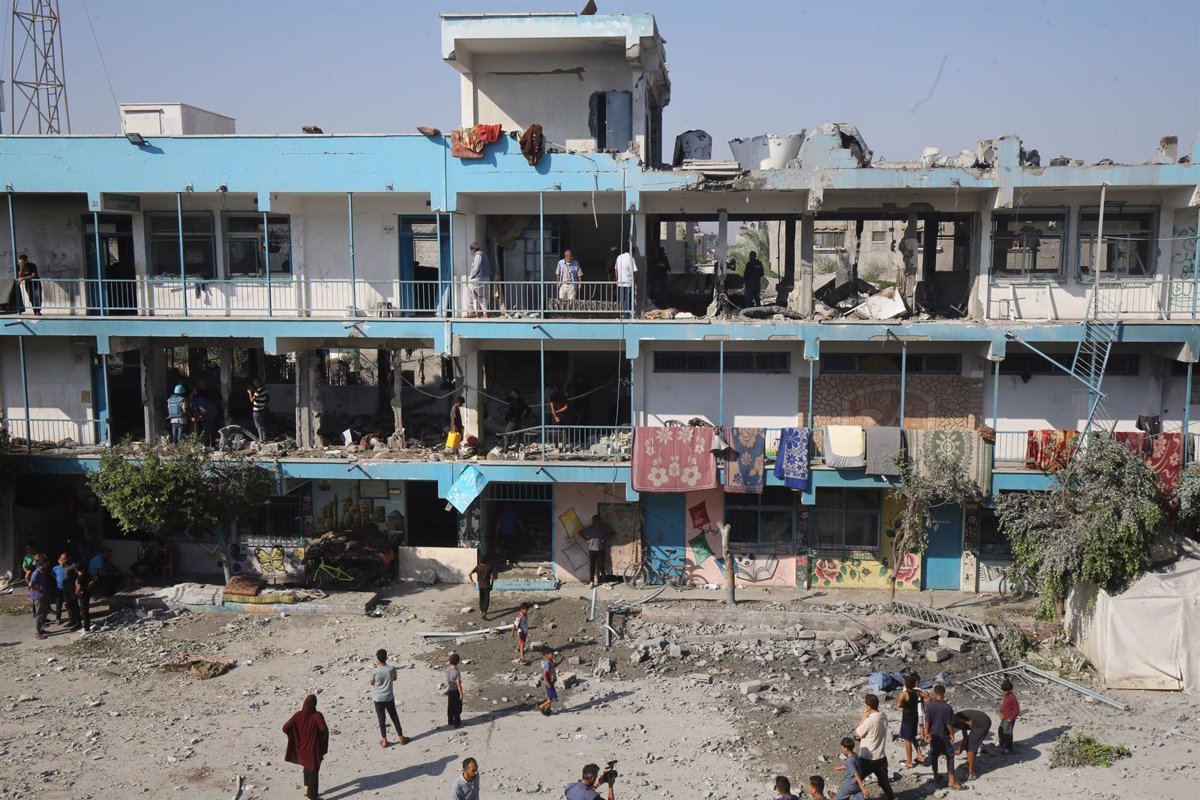 Las autoridades de Gaza denuncian tres muertos en un nuevo bombardeo israelí contra un colegio de la Franja
