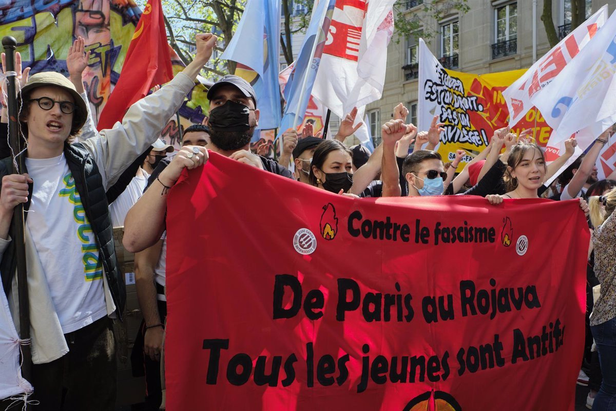 Cientos de personas se manifiestan en Francia contra el ascenso de la extrema derecha
