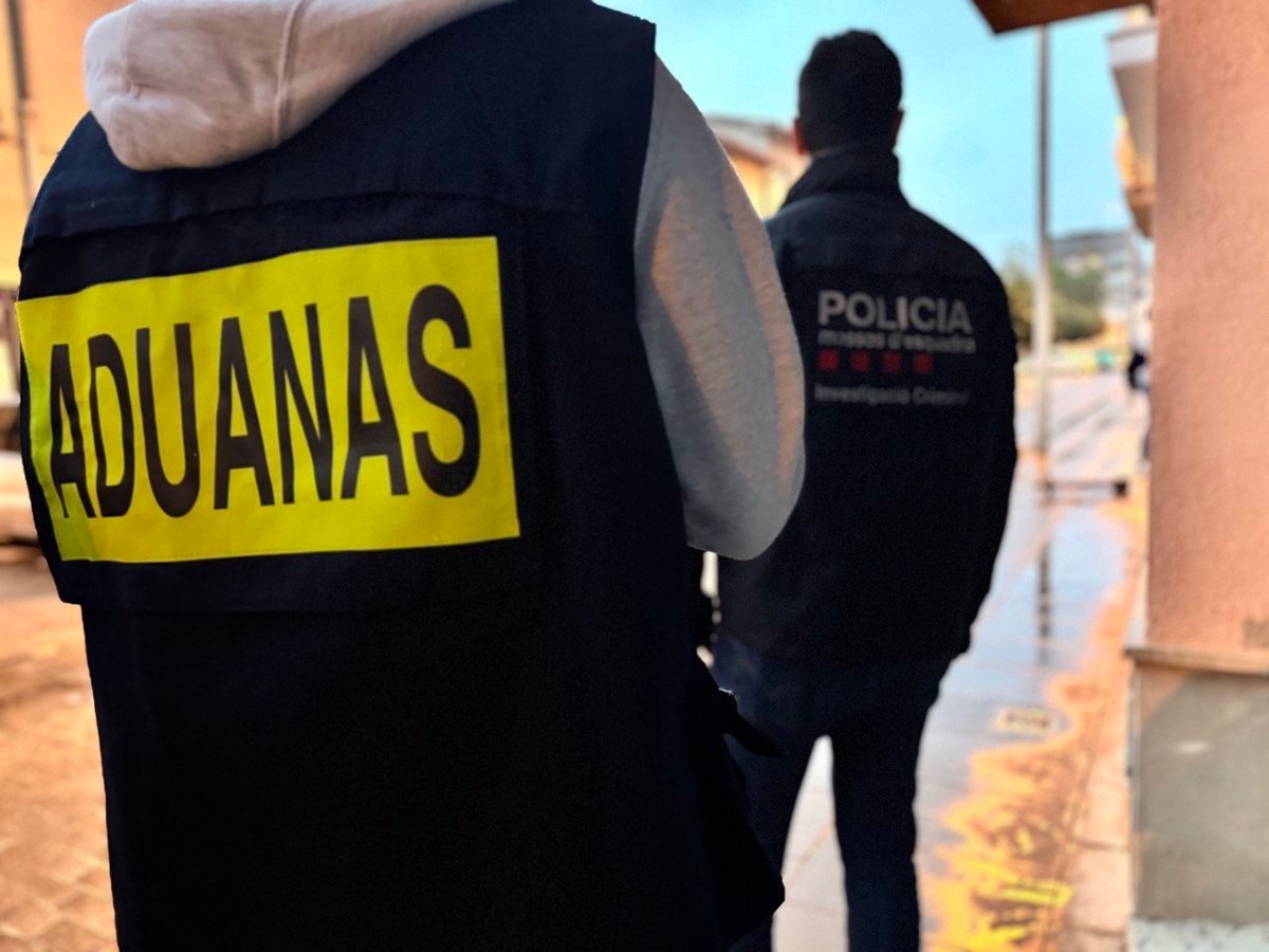 En Barcelona, Girona y Lleida hay una operación contra un grupo dedicado al tráfico de hachís.