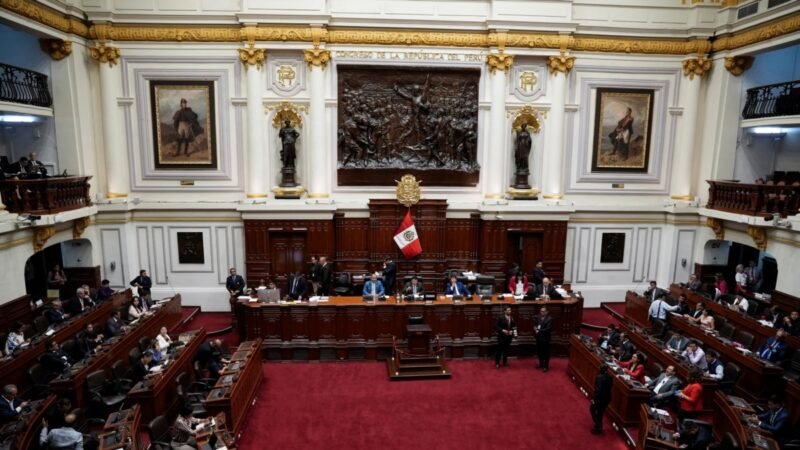 El Congreso peruano está acelerando leyes que atacarían el sistema democrático, según Human Rights Watch