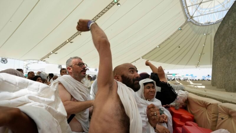 Inicio de los ritos finales del Haj y celebración de Eid al-Adha por los musulmanes