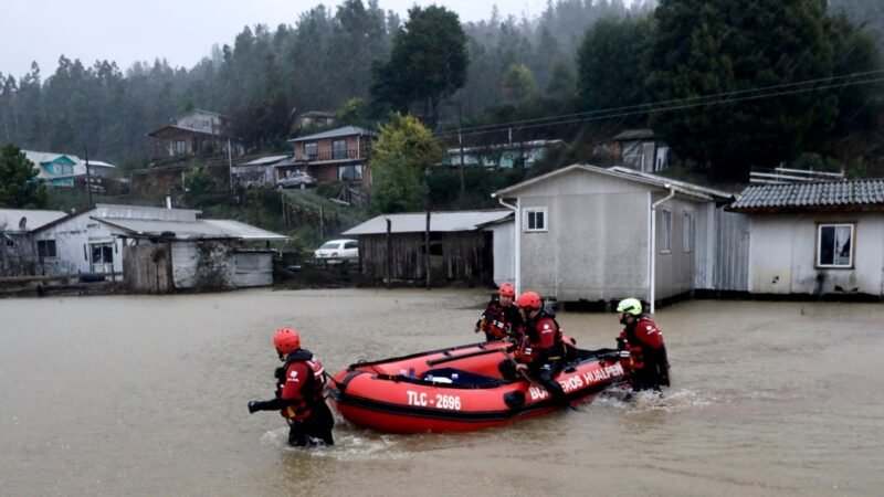 Tornado destruye 11 casas en Chile por lluvias incessantes