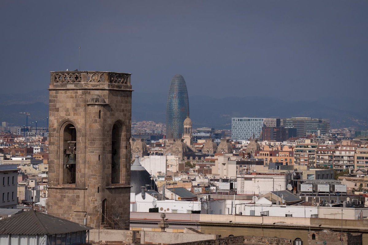 Barcelona firma convenio con constructoras para rehabilitación ciudad