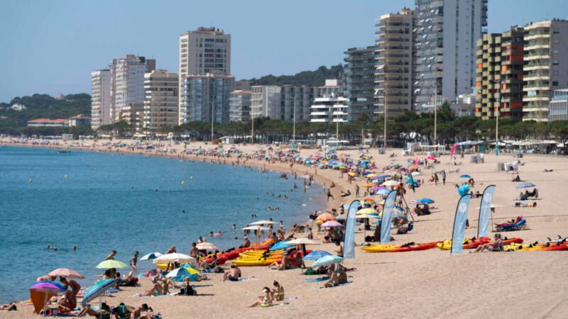 Aumenta un 5,7% el precio de la vivienda en la costa, casi el doble de la media española.