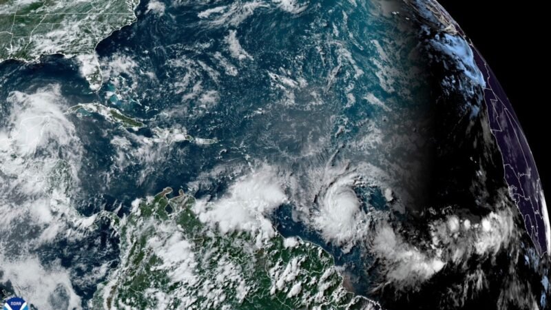 Beryl se intensifica y se dirige al Caribe; podría llegar a categoría 3