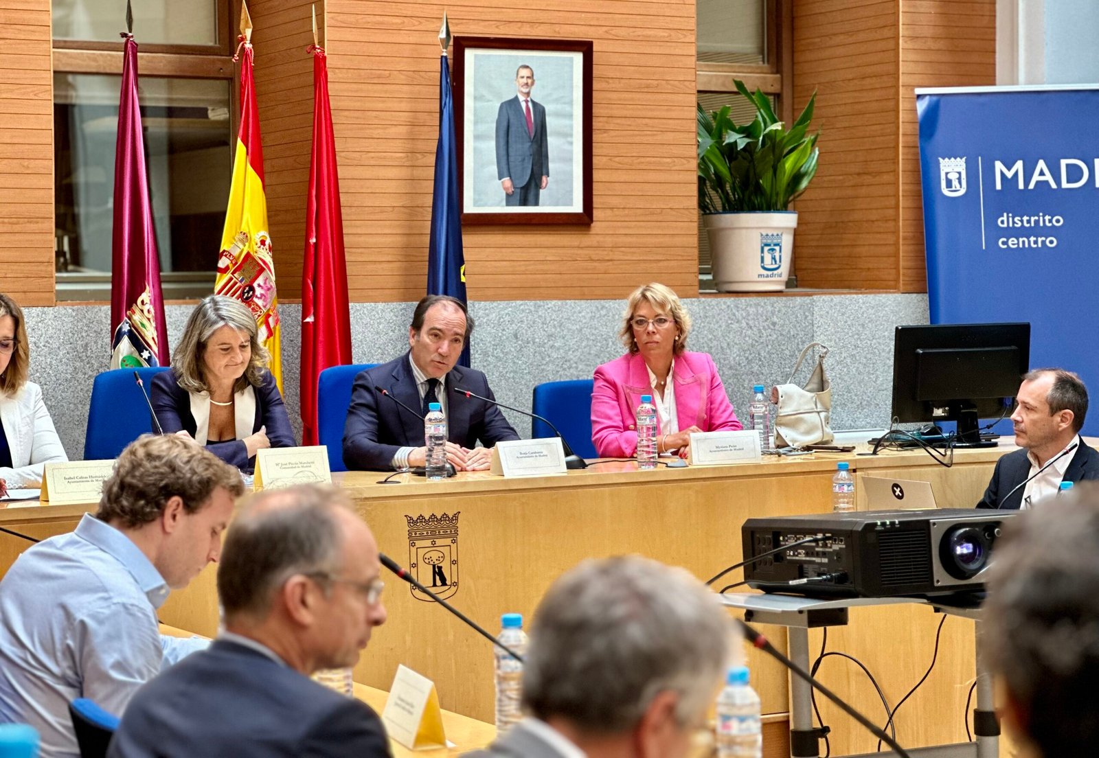 Carabante inaugura la primera Mesa Redonda de Vivienda para avanzar en el nuevo modelo urbanístico del Plan General de Ordenación Urbana.