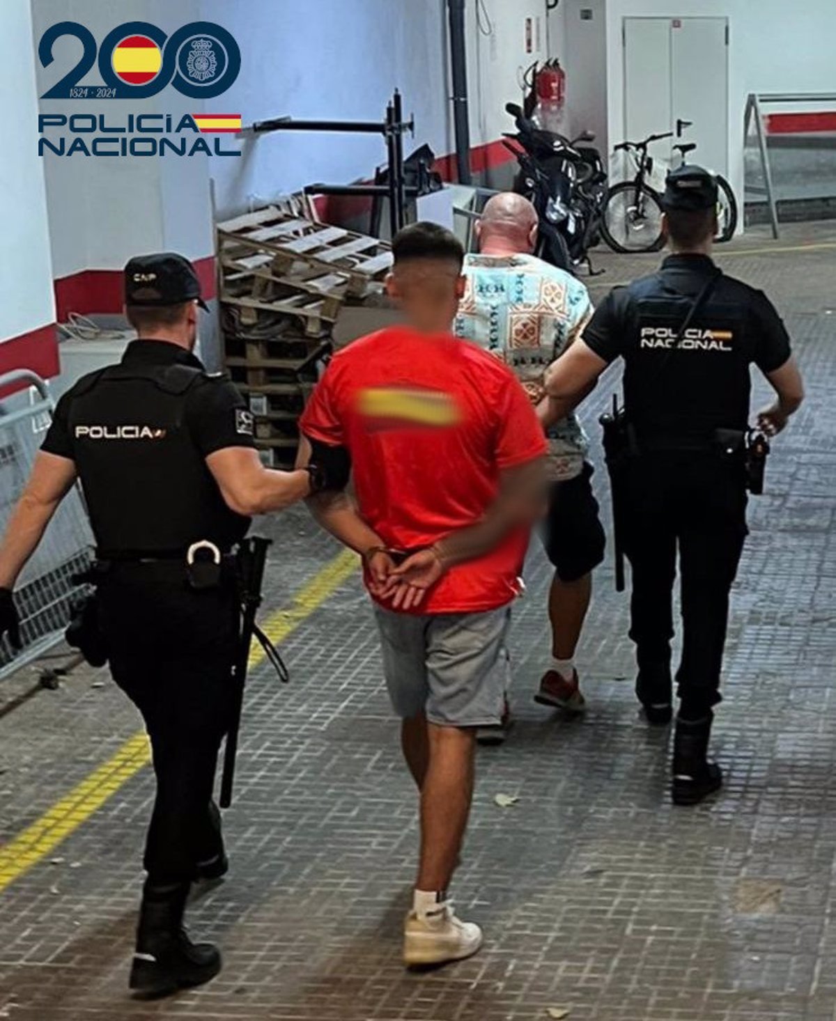 Dos hombres detenidos en Playa de Palma con seis móviles y ropa robada