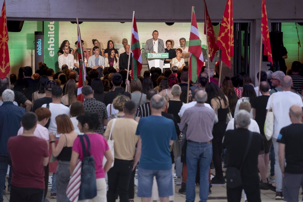 EH Bildu pide una «gran movilización popular» que «muestre la bandera de la paz y la soberanía nacional vasca»