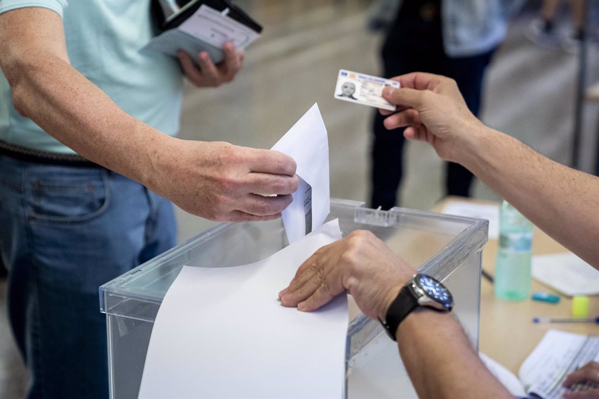 El 100% de los colegios electorales de Cantabria se constituyen con normalidad