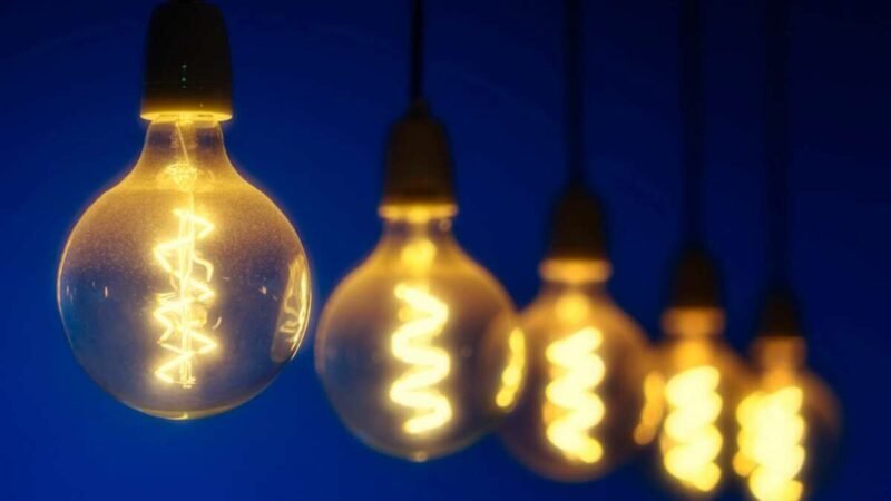 El aumento del precio de la luz en junio sigue sin límite.