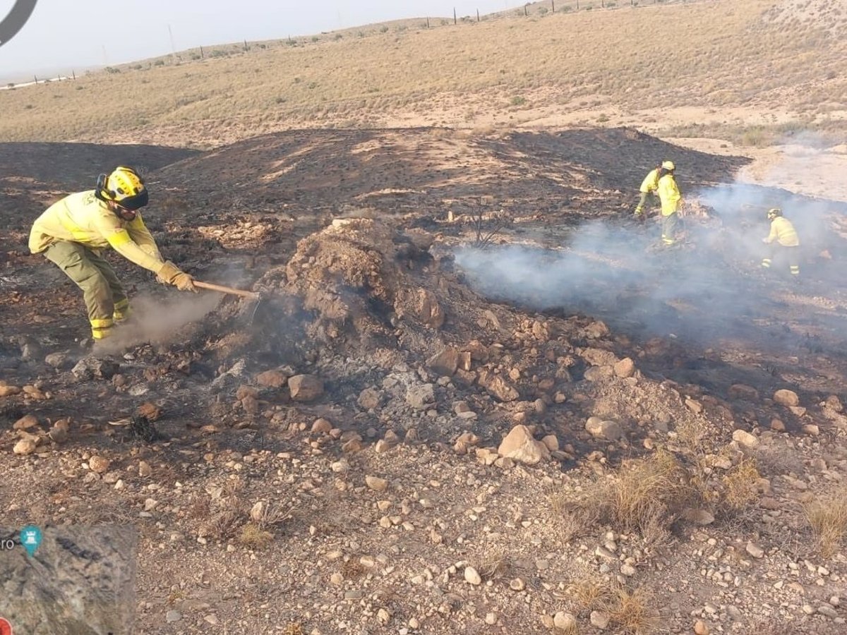 El incendio forestal en la zona de El Jabonero de Níjar (Almería) está controlado.