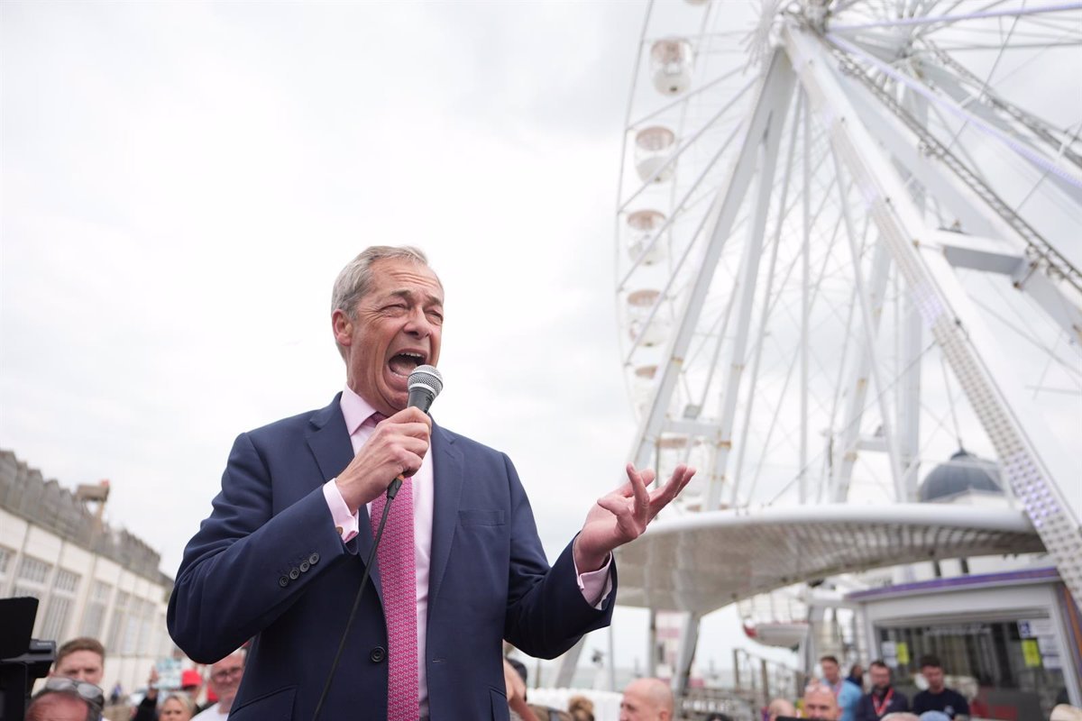 El populista británico Nigel Farage sufre un nuevo intento de ataque durante la campaña electoral