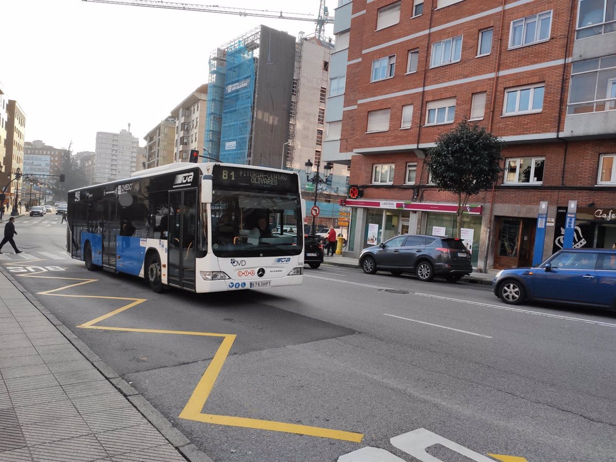 El transporte urbano por autobús aumenta un 26,2% en abril en Asturias