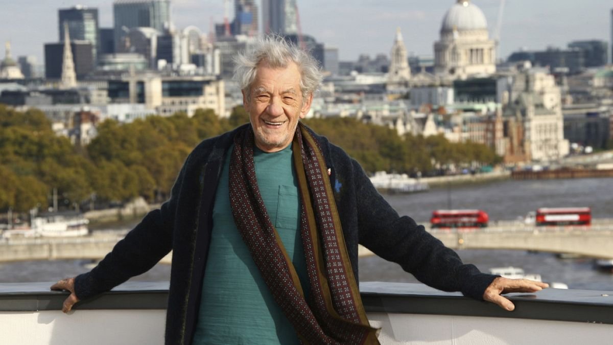 Ian McKellen se recuperará de su caída en una etapa de Londres