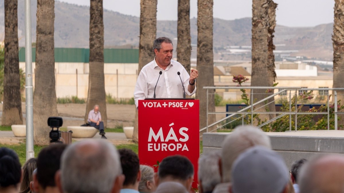 Juan Espadas pide llenar las urnas con votos progresistas para frenar la alianza negra de la derecha