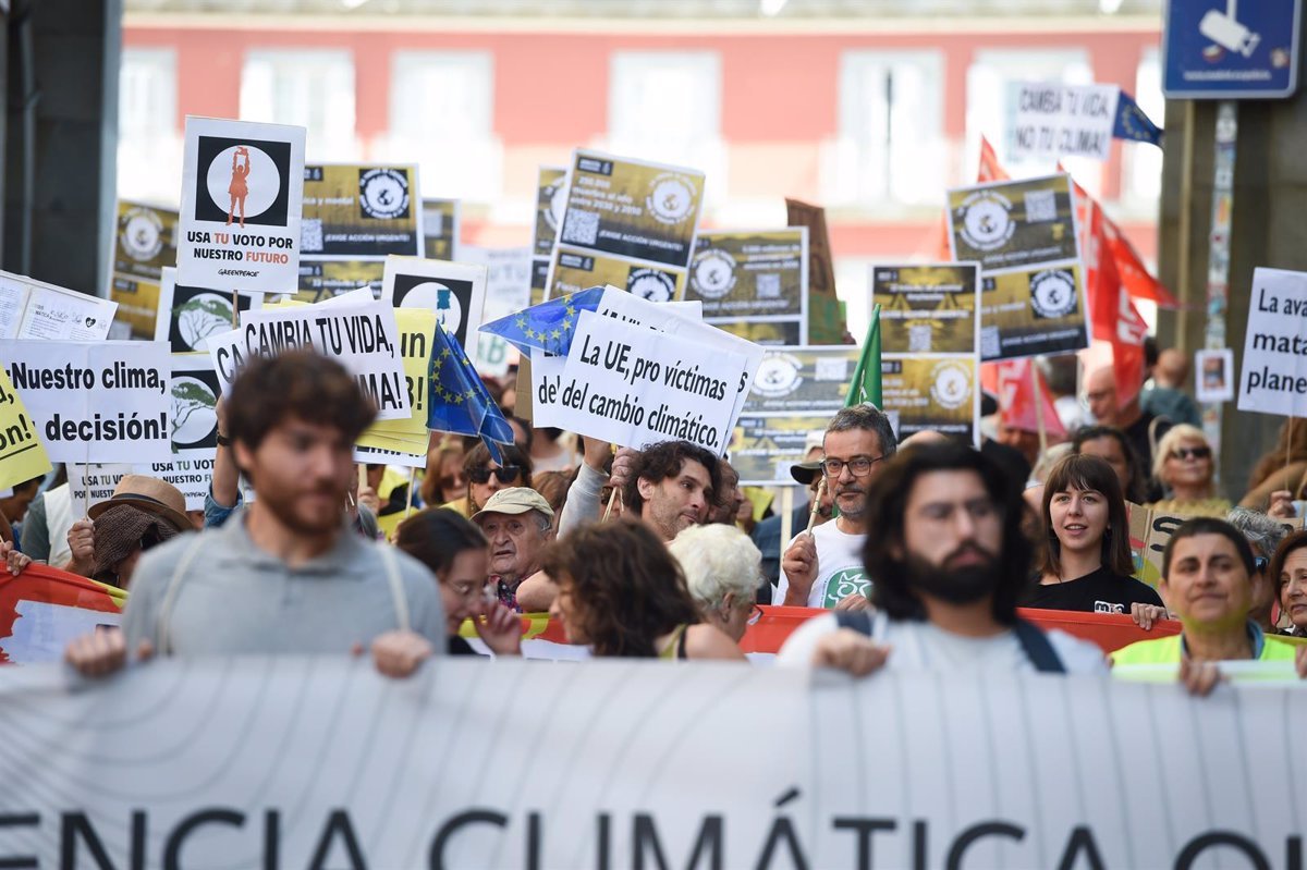 La Alianza del Clima se presenta en Madrid para instar a los gobiernos y a la UE a que no retrocedan en la acción climática.