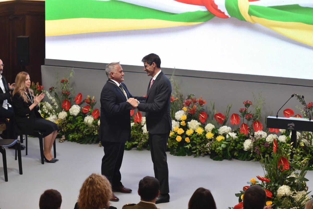 La Federación de Municipios Riojanos recibe la Medalla La Rioja 2024