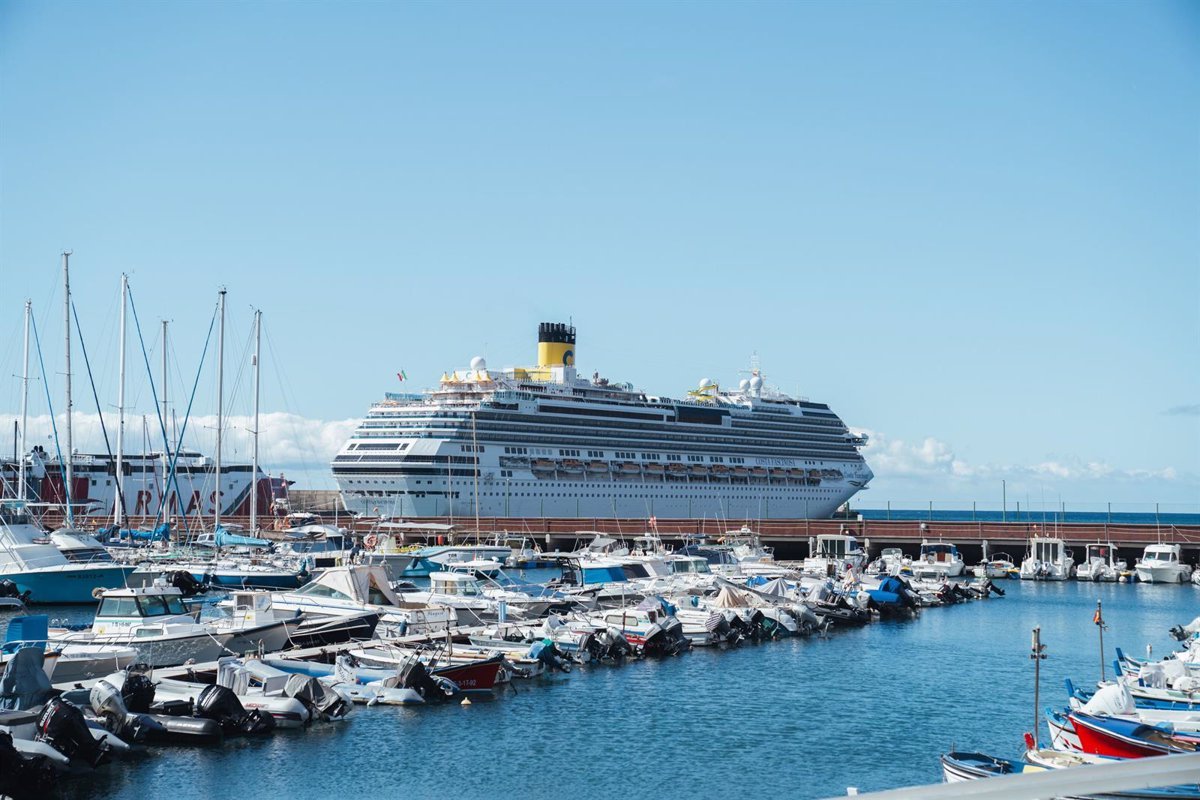 La temporada de cruceros en La Gomera finaliza con más de 100.000 pasajeros.