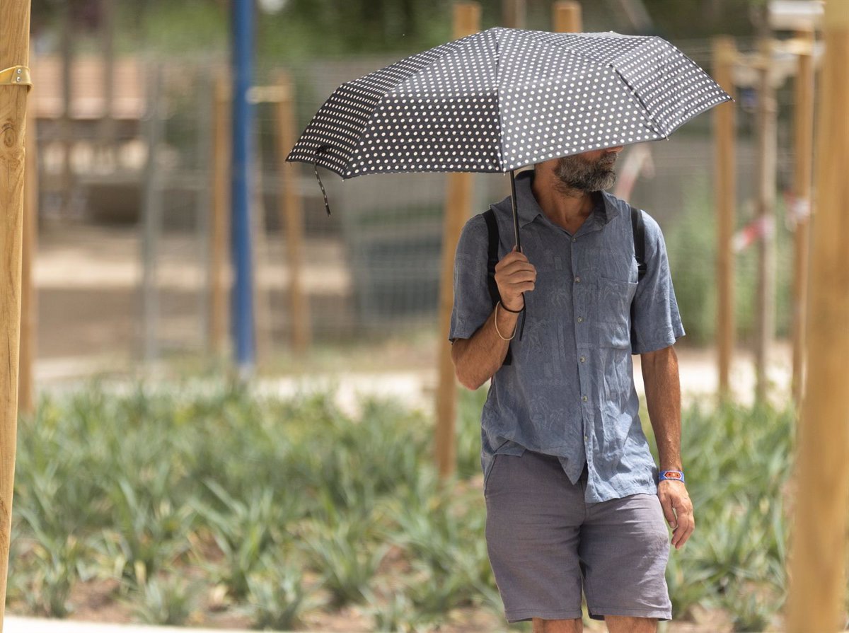 Las temperaturas bajarán más de 10°C y lloverá en gran parte de España del fin de semana al jueves