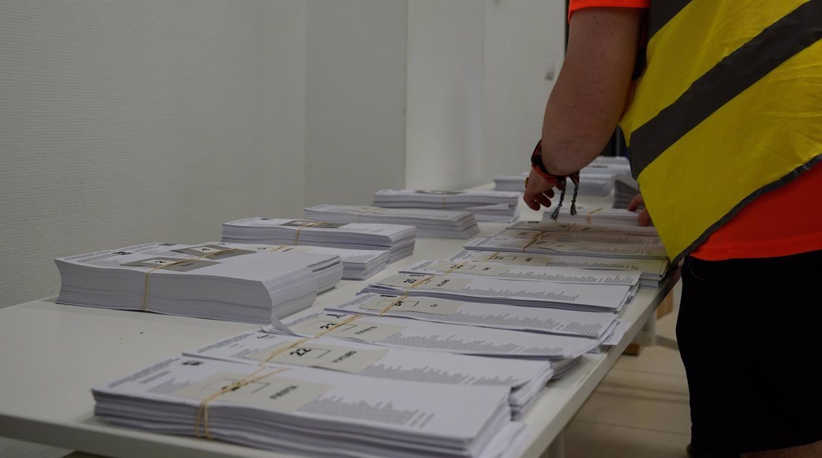 Los colegios electorales del País Vasco abren sus puertas