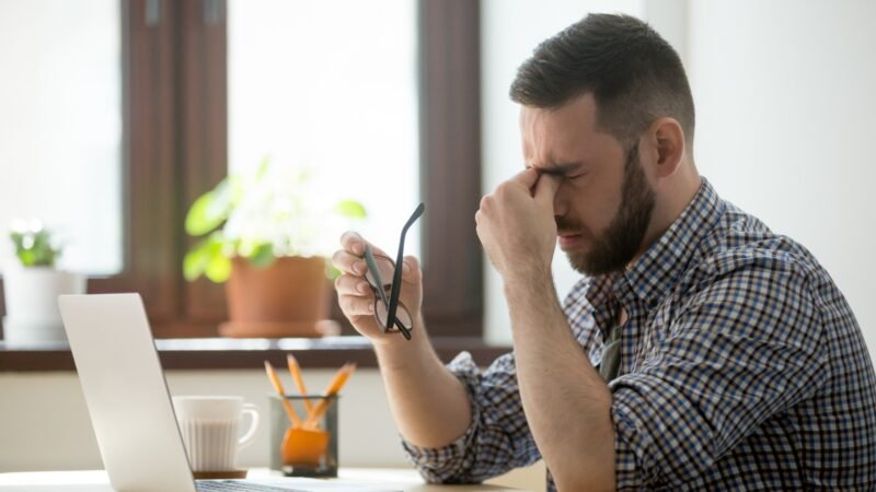 Los salarios suben un 4%, pero dos de cada tres trabajadores ganan menos de 2.000 euros al mes.

Los sueldos aumentan un 4%, sin embargo, dos de cada tres empleados reciben menos de 2.000 euros mensuales

A pesar de un incremento del 4% en los salarios, dos de cada tres trabajadores perciben menos de 2.000 euros al mes.