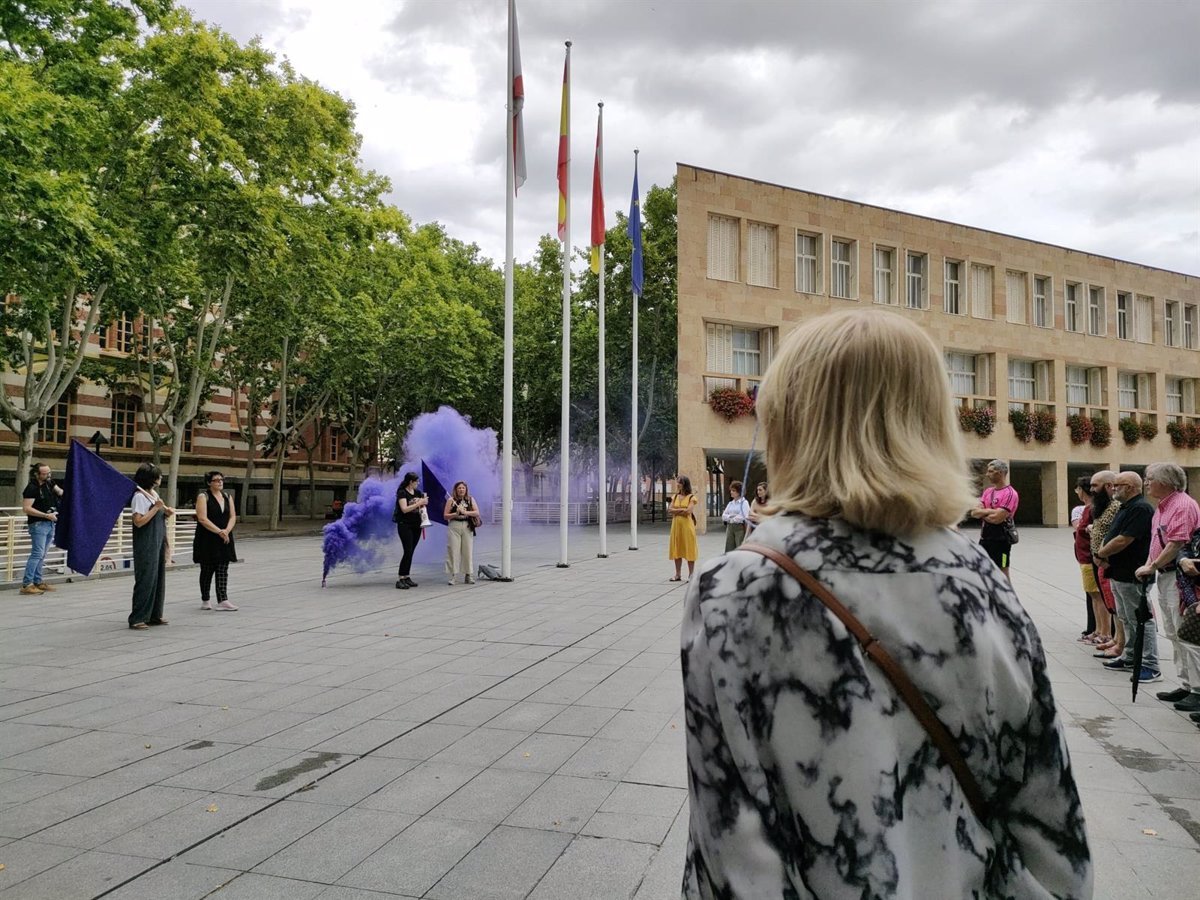 Manifestación en Logroño contra crímenes machistas en España.