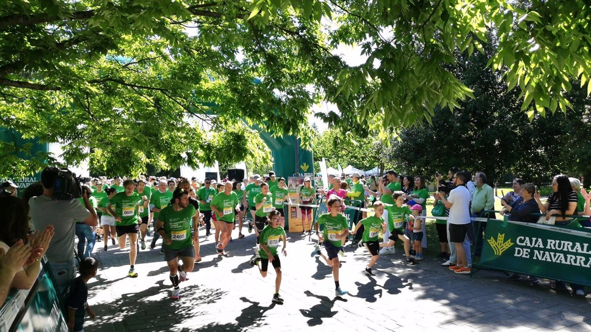 Marcha del 10 contra el cáncer en Pamplona: más de 2.000 participantes