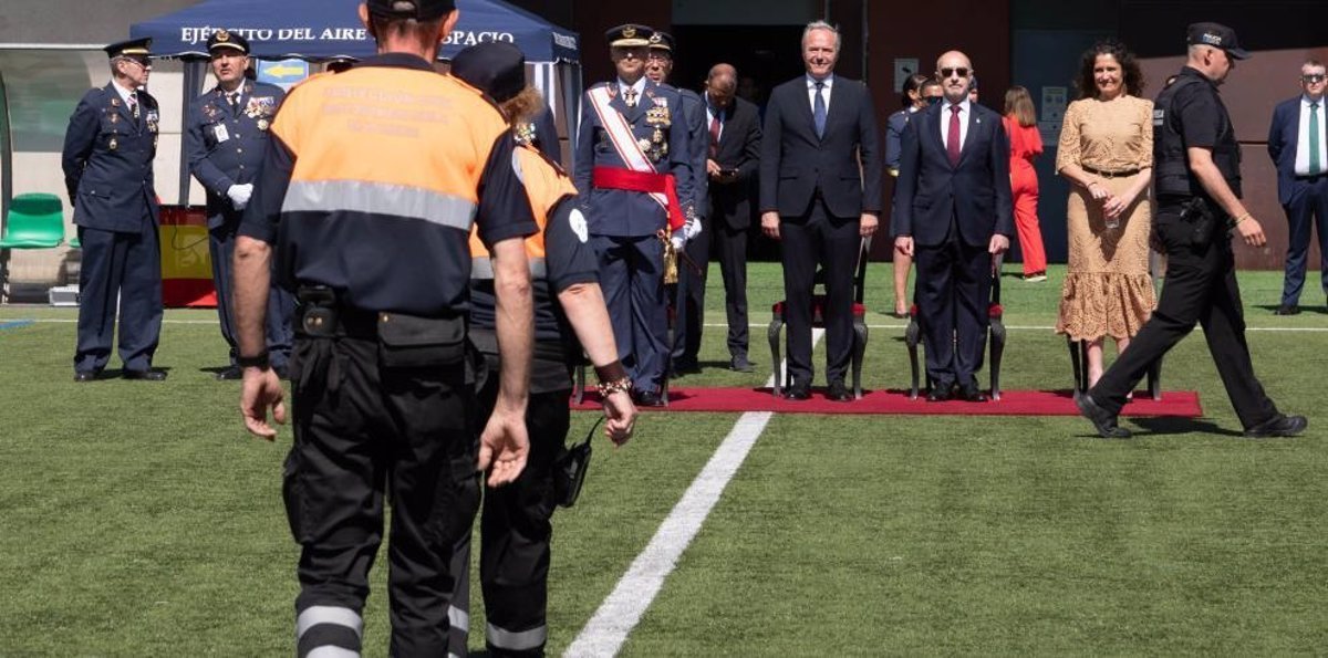 Más de 250 personas juran bandera civil en Cuarte de Huerva, Zaragoza
