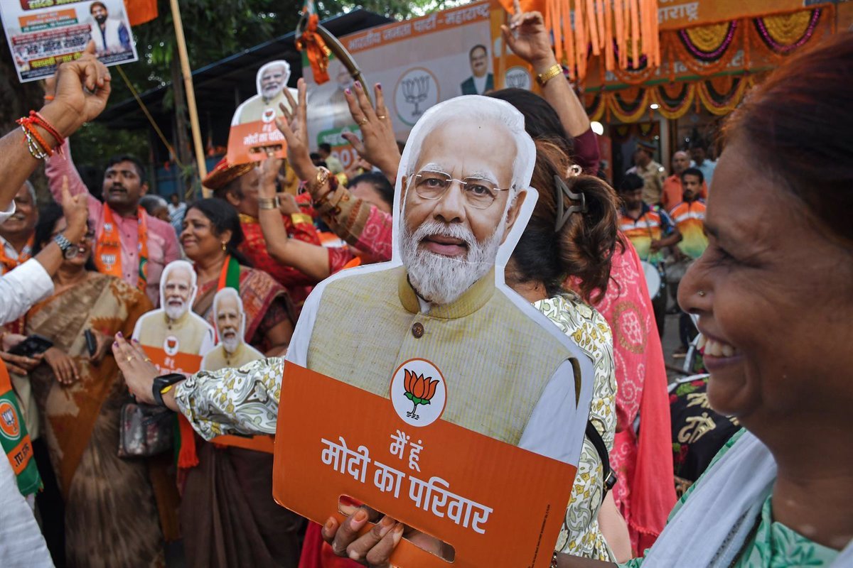 Narendra Modi se enfrenta a un histórico tercer mandato como líder de la India en medio de una debilidad política sin precedentes