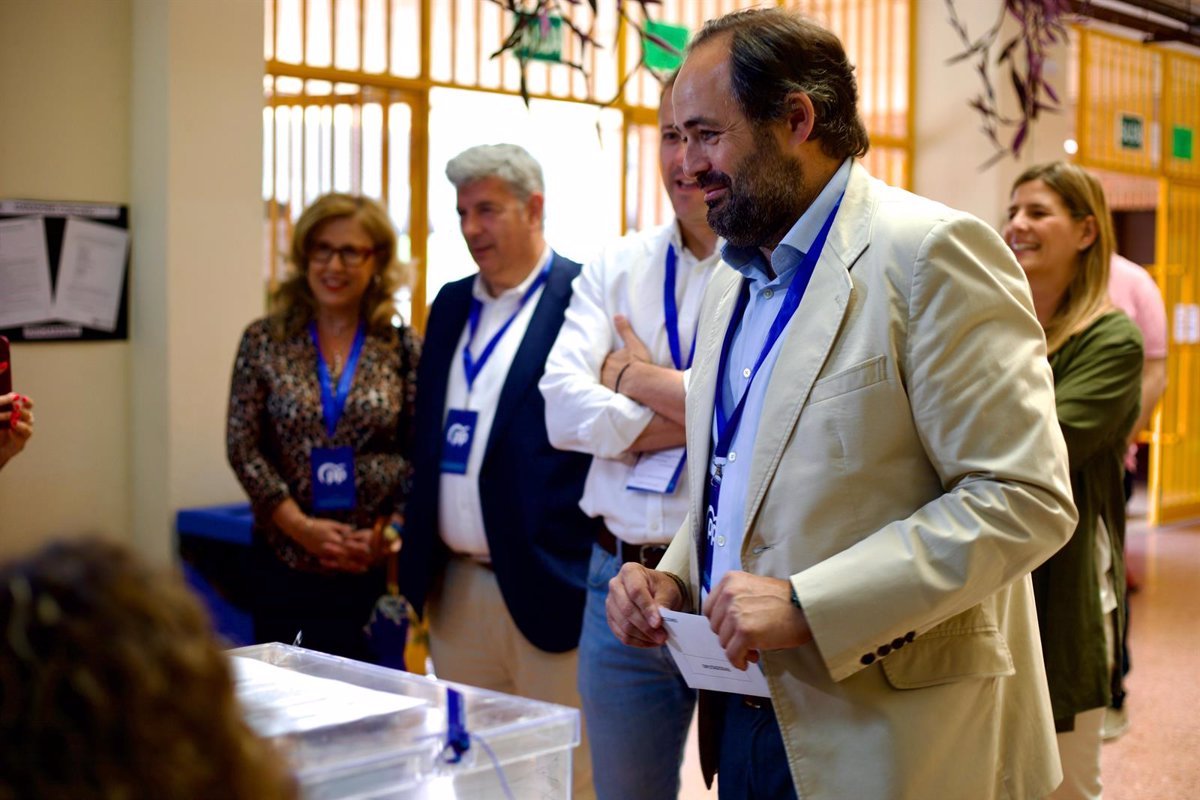 Núñez anima a votar libre para certificar que España tiene una democracia «con mucha vida y salud»
