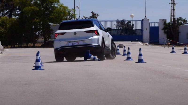 Renault Scenic E-Tech Electric en la prueba de Alce: difícil de controlar y poco maniobrable