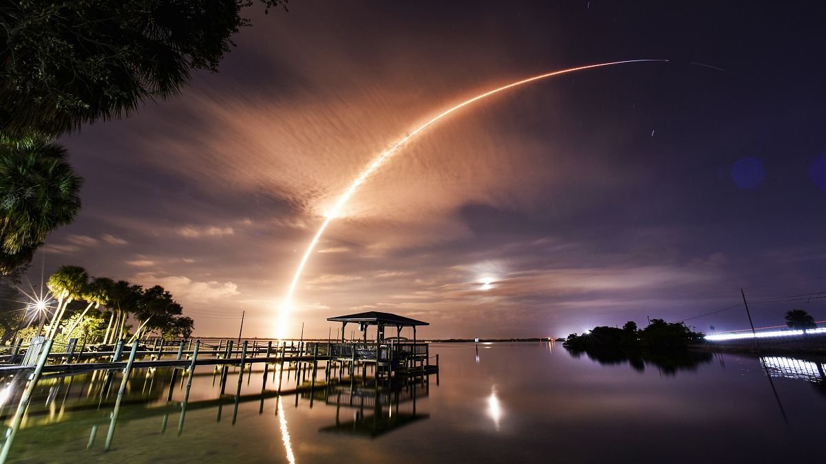 SpaceX pone en órbita con éxito 22 nuevos satélites Starlink para llevar Internet al mundo