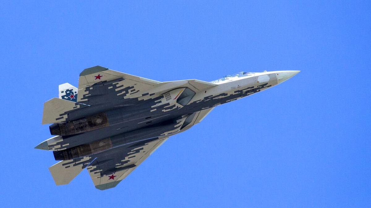 Ucrania ataca su avión de combate más moderno en Rusia