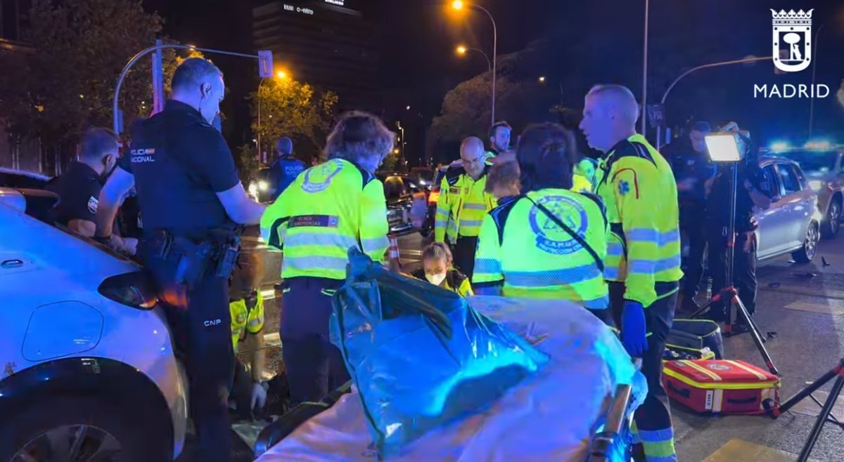 Un hombre de 29 años resulta gravemente herido tras ser atropellado por varios vehículos en el Paseo de la Castellana