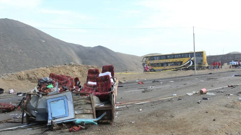 Tragedia en los Andes peruanos: autobús vuelca dejando 21 muertos