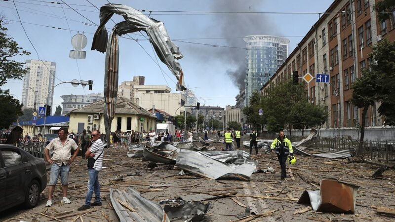 Atentado en Kiev: Rusia destruye hospital infantil, 31 muertos