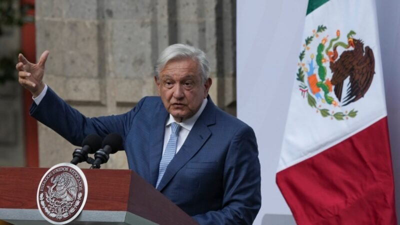El presidente de México minimiza la violencia que ha llevado a cientos de mexicanos a huir a Guatemala.