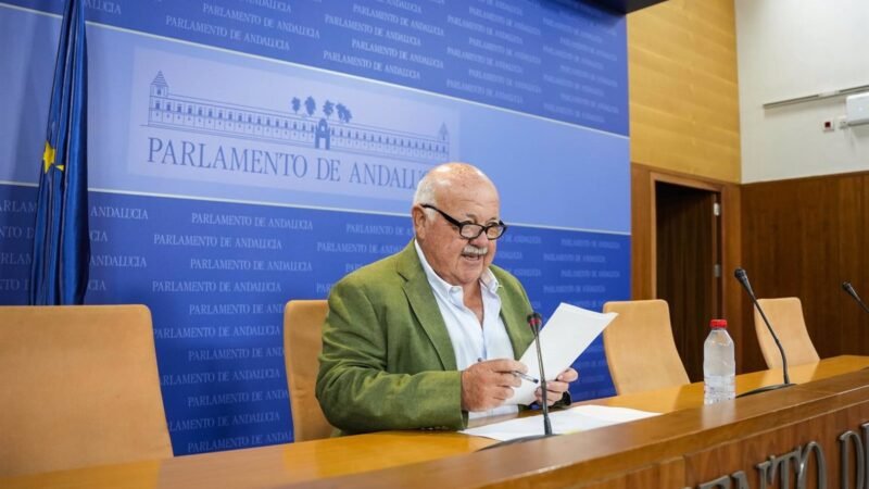 El presidente del Parlamento andaluz pide un acuerdo para desbloquear las dietas con las que «es difícil deshacerse del dinero» – Llamado a consenso para resolver tema de dietas.