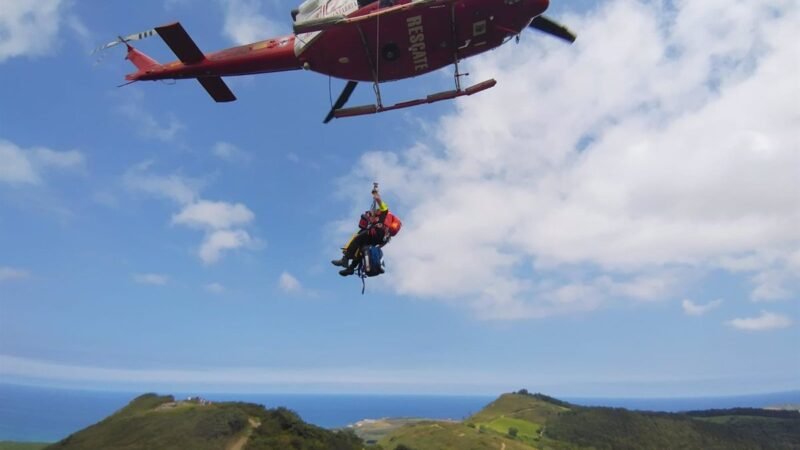 Evacuación en helicóptero de senderista de 82 años en Piélagos