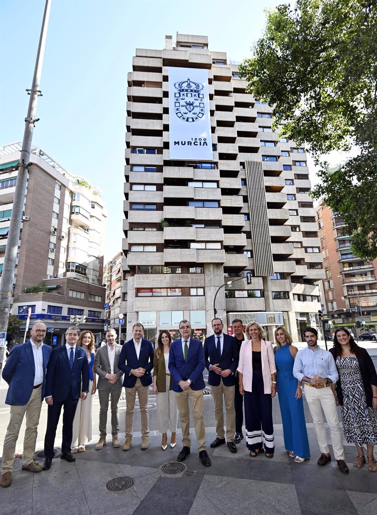 La ciudad de Murcia celebra 1.200 años de historia con una imagen que destaca lo antiguo y lo moderno.