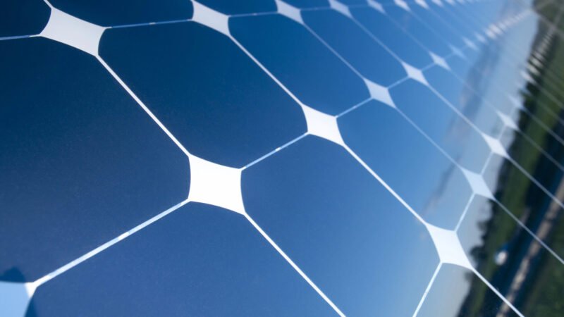 Masdar adquiere el 49,99% de Enel Green Power España Solar. 

Abu Dhabi Masdar se convierte en el principal accionista de Enel Green Power España Solar. 

Enel Green Power España Solar pasa a ser controlada en un 49,99% por Masdar de Abu Dhabi.