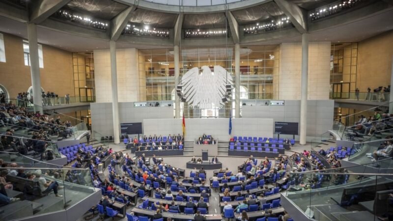 Reforma electoral reduce tamaño del Bundestag alemán