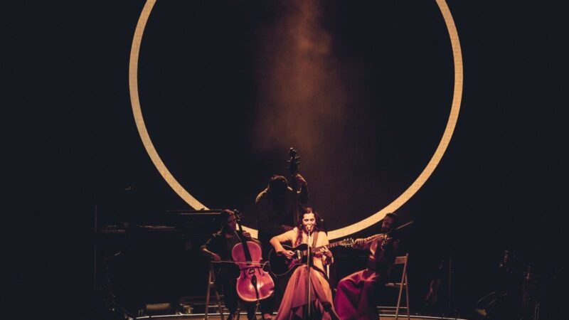Sílvia Pérez Cruz repasa etapas de la vida en concierto en Pirineo Sur