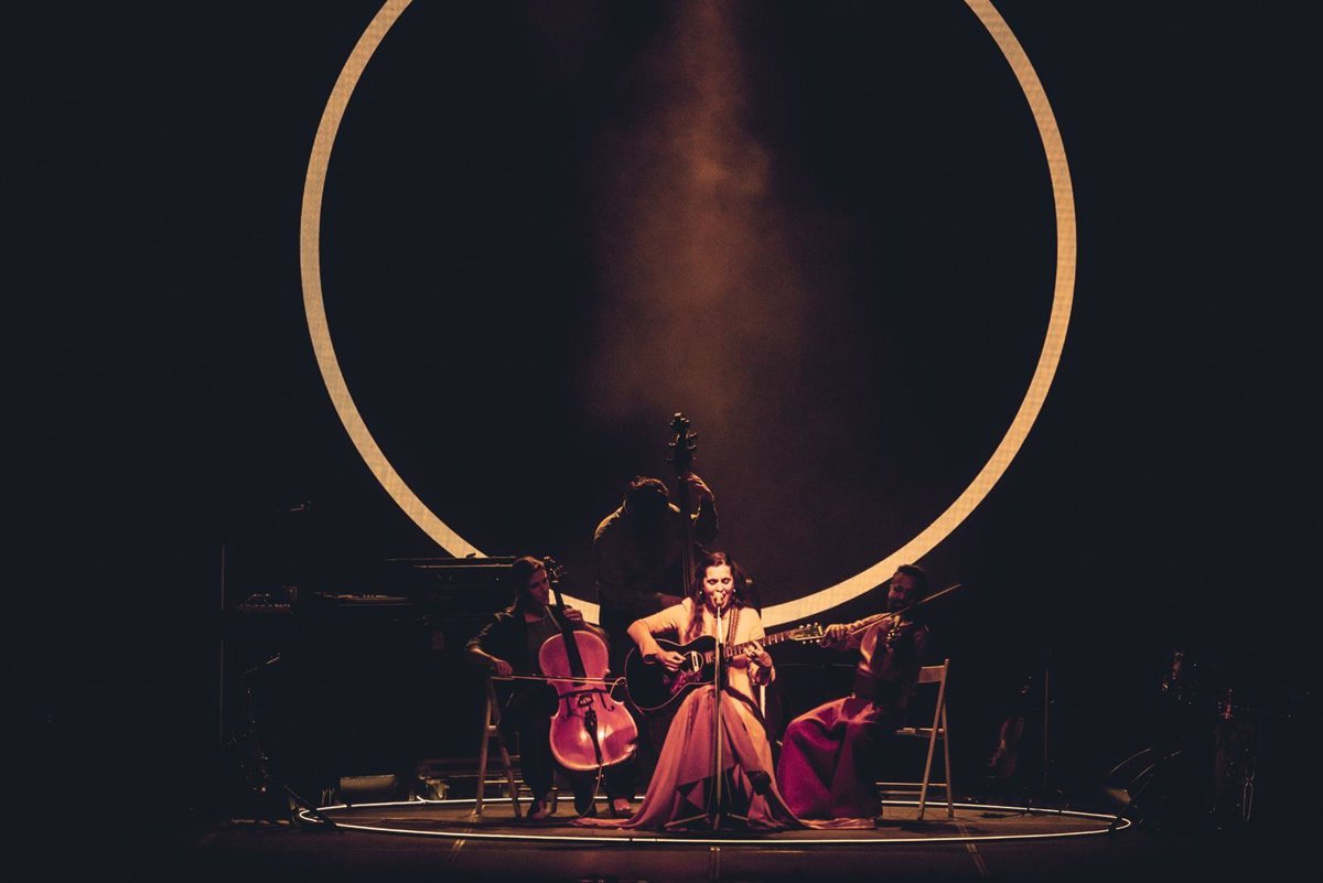 Sílvia Pérez Cruz repasa etapas de la vida en concierto en Pirineo Sur