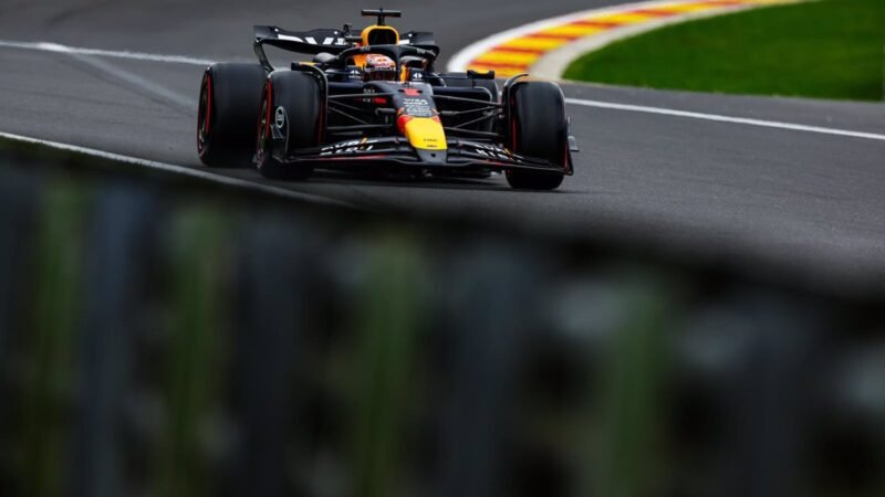 Verstappen, penalizado, se lleva la pole en Spa bajo la lluvia ante Leclerc