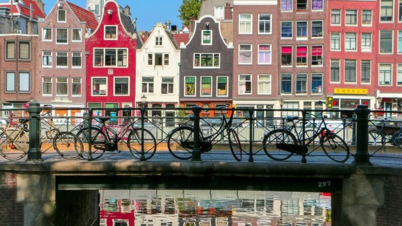 ¿Impacto en turistas al prohibir cruceros en el centro de Ámsterdam?